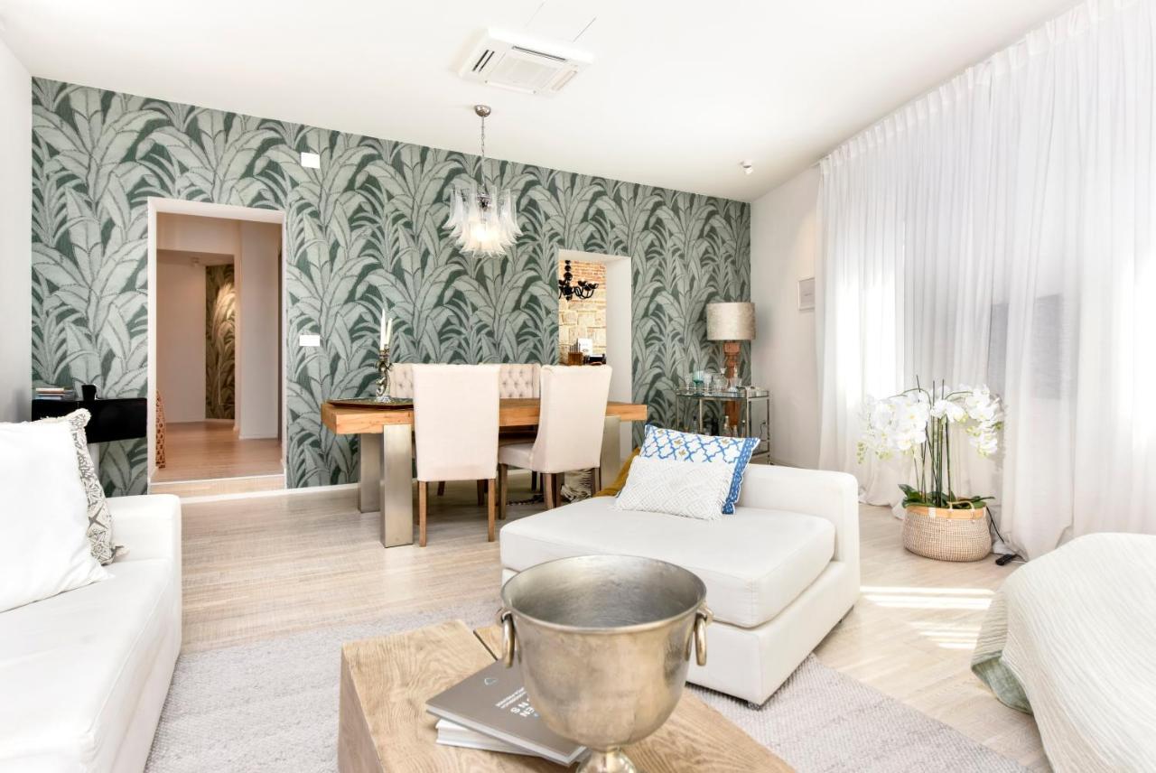 Luxury Apartment Sunce Rovigno Esterno foto
