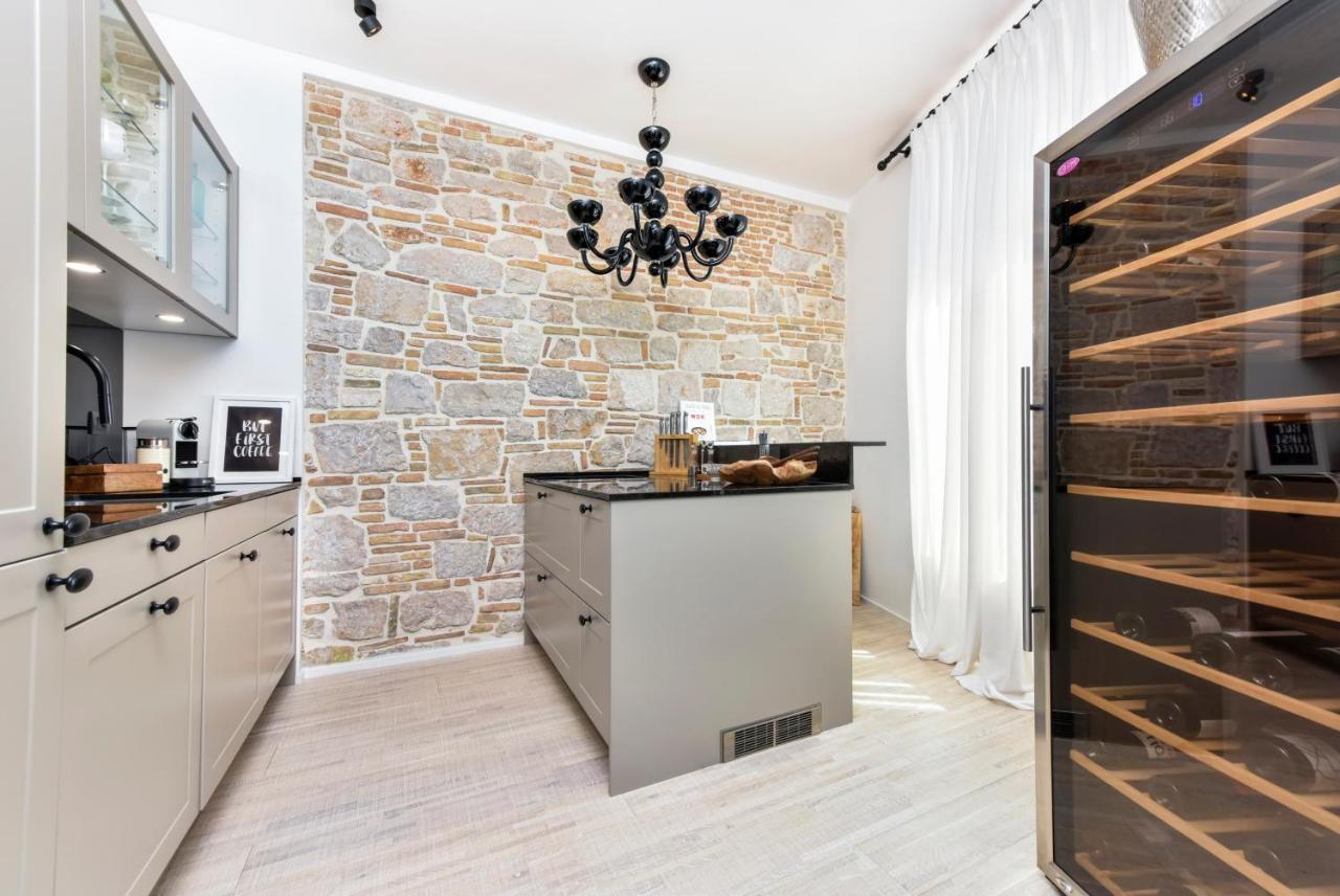 Luxury Apartment Sunce Rovigno Esterno foto