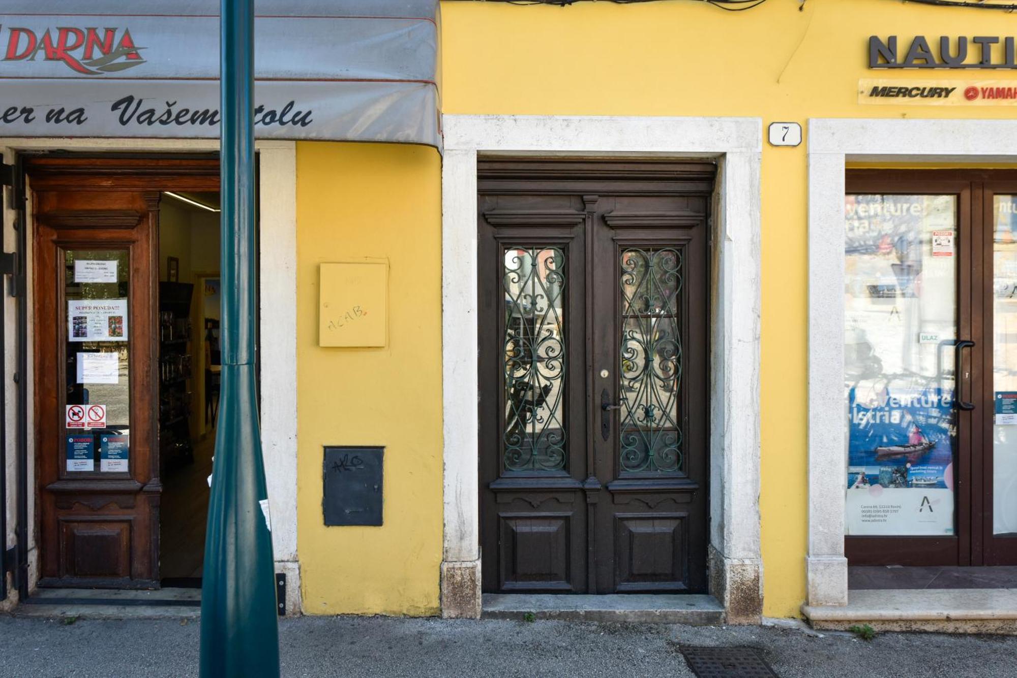 Luxury Apartment Sunce Rovigno Esterno foto
