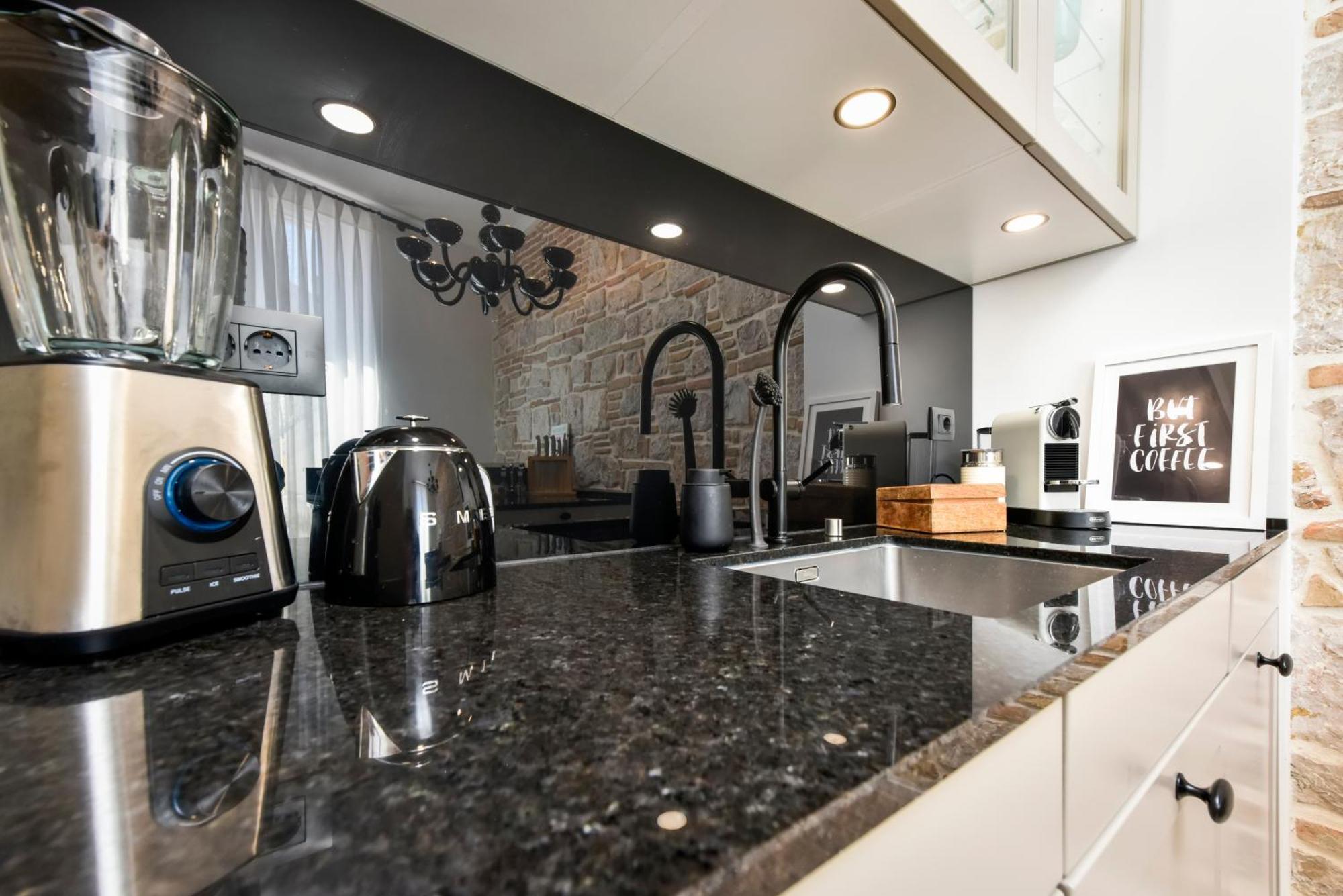 Luxury Apartment Sunce Rovigno Esterno foto